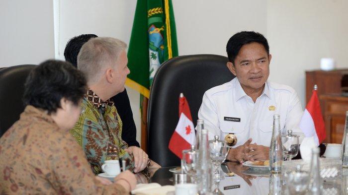 Pj Gubernur Sumatera Utara (Sumut) Hassanudin menerima kunjungan Duta Besar Kanada untuk Indonesia di ruang rapat Lantai 9 Kantor Gubernur Sumut Jalan Diponegoro Nomor 30 Medan. Kunjungan tersebut membahas kerja sama di berbagai bidang antara Provinsi Sumut dan Kanada.