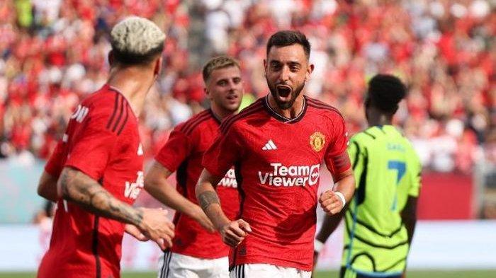 Hasil laga pramusim - Bruno Fernandes menjalani debutnya sebagai kapten baru dengan sempurna lantaran turut membantu Man United mempermalukan Arsenal dengan sebiji golnya.