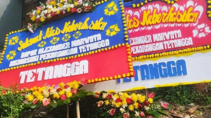 Wakil Ketua KPK Alexander Marwata mendapat kiriman bunga berisi pesan nyinyir dalam beberapa hari terakhir.