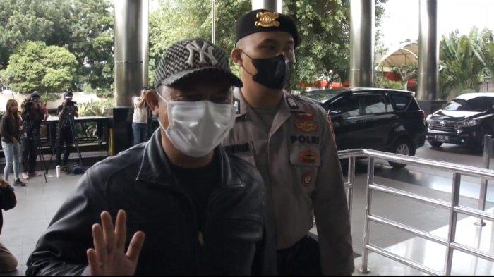 Bupati Labuhanbatu Erik Adtrada Ritonga tiba di Gedung Merah Putih KPK, Jakarta Selatan, Jumat (12/1/2024) pagi.