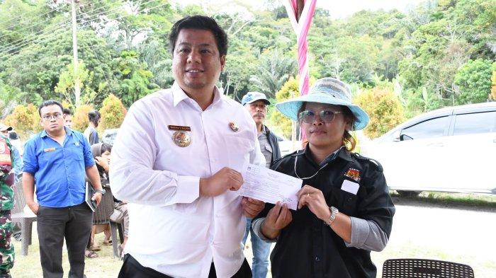 Bupati Samosir Vandiko T Gultom mengingatkan kepada masyarakat untuk menggunakan hak pilih pada Pemilu 2024.