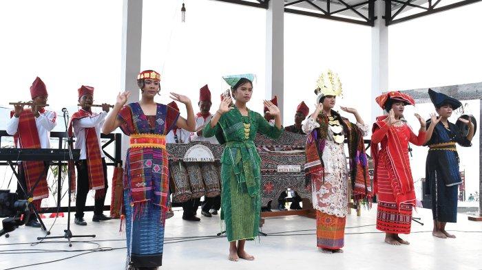 Acara Soft Launching menampilkan sebuah pentas seni Opera Batak 