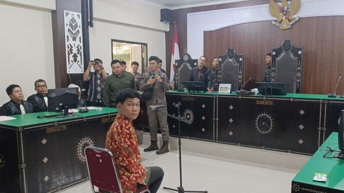 Terdakwa kasus pelecehan seksual, IWAS alias Agus Buntung mengaku mengalami bullying dan ancaman selama ditahan di Lembaga Pemasyarakatan (Lapas)
