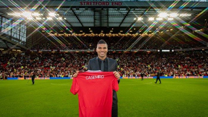 Casemiro diperkenalkan Man United sebagai rekrutan anyarnya di bursa transfer musim panas 2022