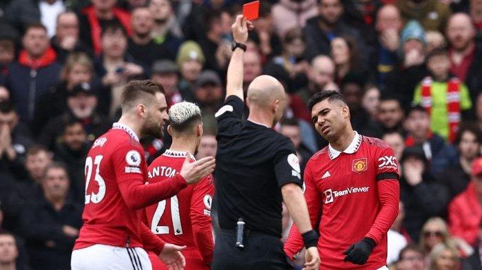 Casemiro akan absen pada empat pertandingan di kompetisi domestik Inggris menyusul kartu merah melawan Southampton pada pekan ke-27 Liga Inggris 2022-2023, Minggu (12/3/2023)