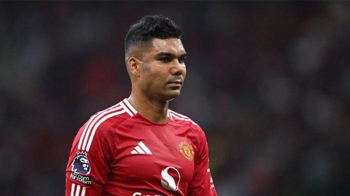 Gelandang Manchester United, Casemiro, mendapatkan sorotan tajam Setelah Man United kalah telak dari Liverpool