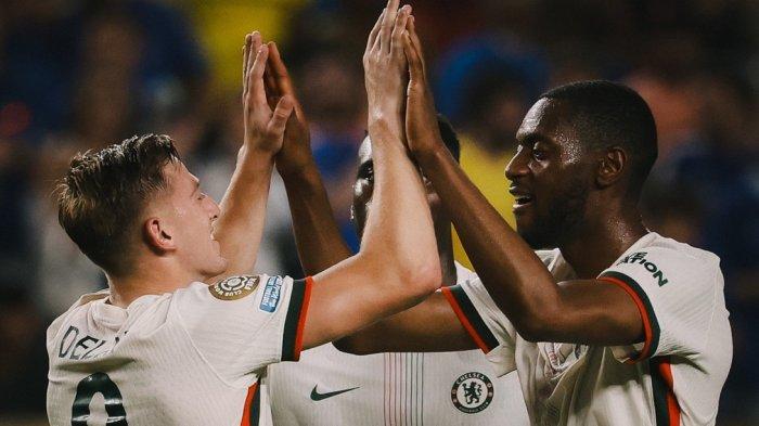 LOLOS 16 BESAR - Pemain Chelsea selebrasi usai cetak gol dan menang atas ES Tunis. Chelsea berhasil amankan tiket 16 besar Piala Dunia Klub 2025 setelah mengatasi perlawanan wakil Afrika, ES Tunis, Rabu (25/6/2025).