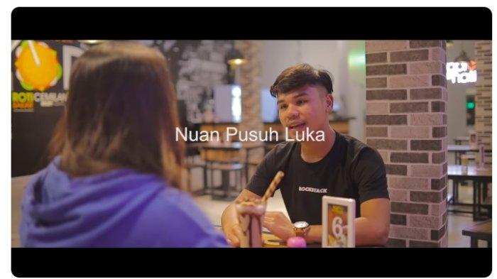 Lirik Lagu Karo Nuan Pusuh Luka yang Dipopulerkan oleh Enjel Delvia Br