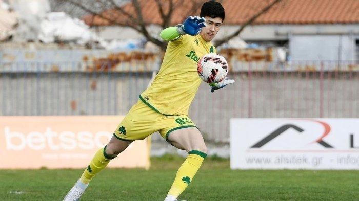 kiper klub Liga Yunani, Panathinaikos, Cyrus Margono dikabarkan segera mengurus perpindahan menjadi WNI. Pemain keturunan Indonesia, Cyrus Margono saat beraksi bersama klub Liga Yunani, Panathinaikos.