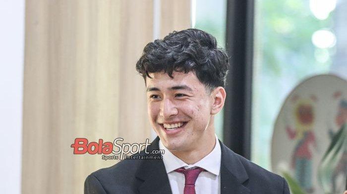 Cyrus Margono saat tiba untuk pengambilan sumpah kewarganegaraan Warga Negara Republik Indonesia (WNI) di Kantor Kanwil Kemenkumham DKI Jakarta, Cawang, Jakarta, Kamis (21/3/2024).