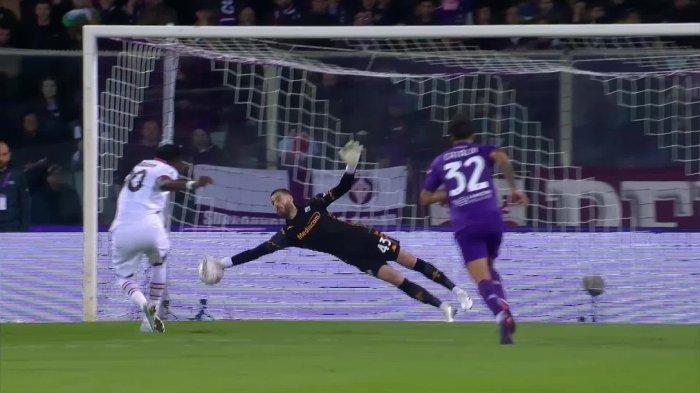 Kiper Fiorentina, David de Gea berhasil tepis dua penalti AC Milan di Liga Italia