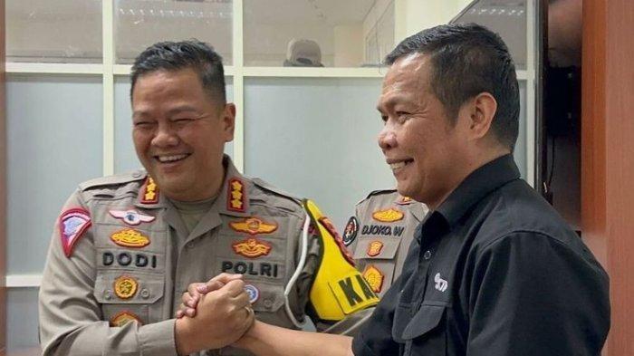 Dirlantas Polda Sulawesi Tengah, Kombes Dodi Darjanto mengaku menyesal telah menghina ponsel jurnalis.