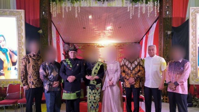 Ditemukan foto kebersamaan Firli Bahuri dengan Alex Tirta. Foto dibuat pada November 2019 di Palembang, Sumatera Selatan