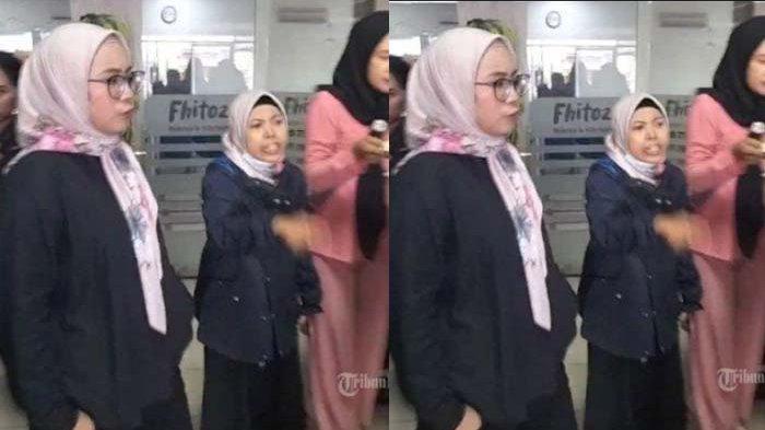 DIKUCILKAN - Tangkap layar unggahan video Facebook @Mamanya Kelvin Qayla yang viral di media sosial pada Rabu (11/6/2025). Dinarasikan narasi 11 orang siswa TK di Bengkulu dikucilkan tidak ikut acara perpisahaan hingga seragam pun dibedakan.