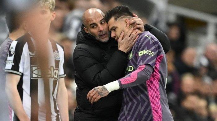 Ederson Moraes dalam laga kontra Newcastle United pada pekan ke-21 Liga Inggris 2023-2024.