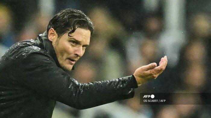 Reaksi pelatih Dortmund asal Jerman Edin Terzic selama pertandingan sepak bola Grup F Liga Champions UEFA antara Newcastle United dan Borussia Dortmund di St James' Park di Newcastle-upon-Tyne, timur laut Inggris, pada 25 Oktober 2023. (Oli SCARFF / AFP)