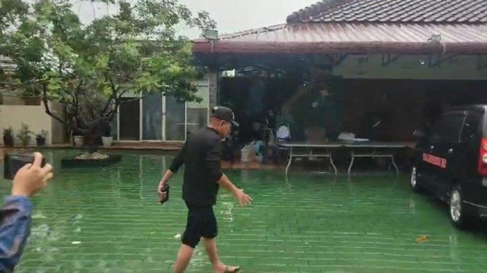 Edy Rahmayadi pulang ke rumah Johor jelang pencoblosan seusai memantau masyarakat korban banjir di Delitua, Rabu (27/11/2024)