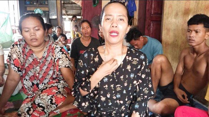 Endang adik korban ketika diwawancarai dikediaman orangtuanya, Rabu (6/11/2024).
