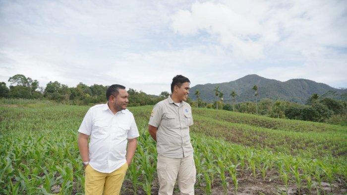 Bupati Pakpak Bharat Franc Bernhard Tumanggor bersama Tenaga Ahli Kementerian Koordinator Bidang Kemaritiman dan Investasi RI, Dr. Van Basten, Rabu (9/5/2023).