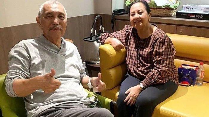 Kondisi terbaru Luhut saat dijenguk Presiden Jokowi. Fisiknya terlihat agak kurus dan rambutnya semakin memutih. (Ig)