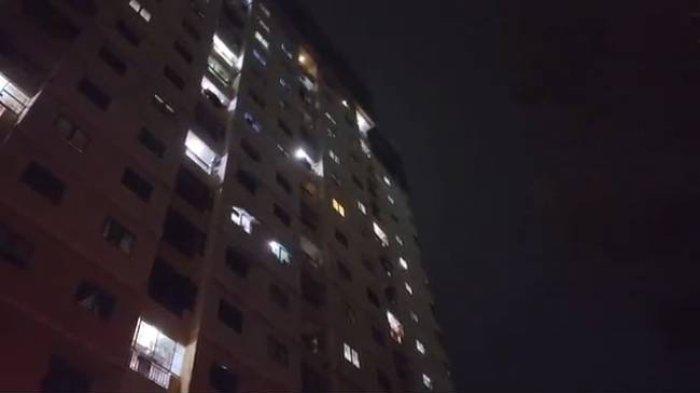 Apartemen lokasi kejadian bunuh diri satu keluarga di Penjaringan, Jakarta Utara, Sabtu (9/3/2023).