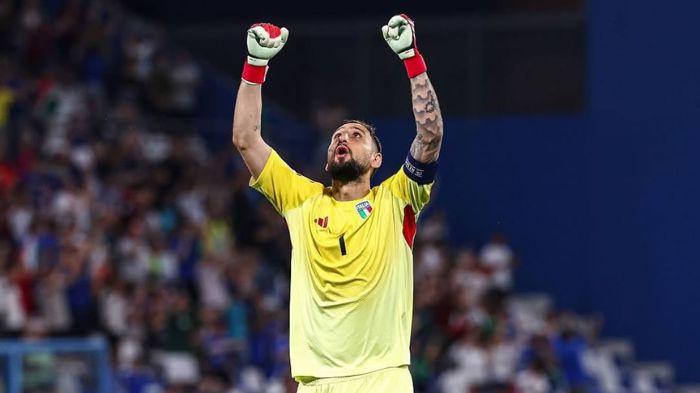 Gianluigi Donnarumma incaran MU