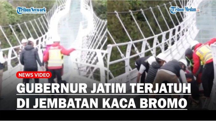 Gubernur Jatim Terjatuh Saat Mencoba Jembatan Kaca di Gunung Bromo