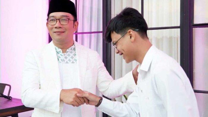 Gubernur Jawa Barat Ridwan Kamil saat bertemu Husein Ali Rafsanjani di Gedung Sate, Kota Bandung, Jawa Barat, Rabu (10/5/2023) sore.