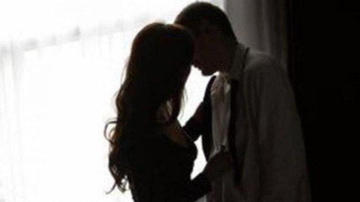 Ilustrasi suami selingkuh dengan rekan kerjanya.