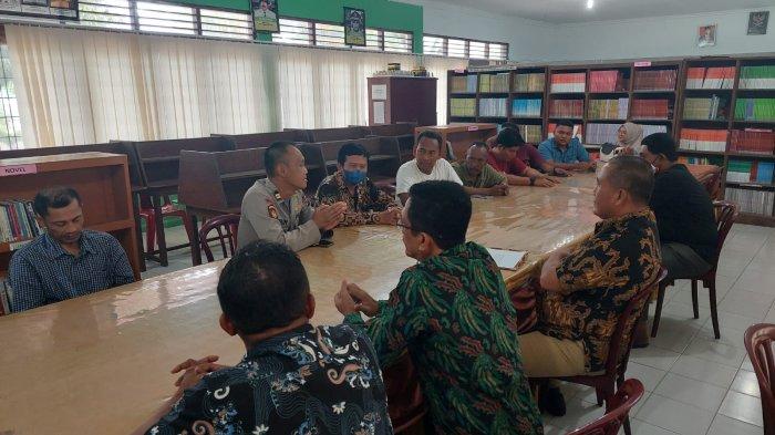 Kanit Turjawali Sat Samapta Polres Langkat, Iptu Boirin angkat bicara soal anaknya yang menjadi salahsatu pelaku bullying atau perundungan yang dikeluarkan dari SMAN 1 Stabat, Kabupaten Langkat, Sumatera Utara, Kamis (18/10/2023).
