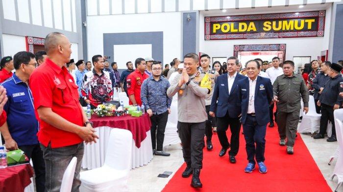 Kapolda Sumut, Irjen Pol Agung Setya Imam Effendi, bersama partai politik dan organisasi masyarakat menggelar deklarasi pemilu damai 2024 di Aula Tribrata Mapoldasu, Rabu (6/9/2023).