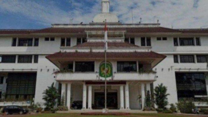 JABATAN KOSONG- Kantor Wali Kota Medan, Jalan Kapten Maulana Lubis, Rabu (12/2/2025). Ada dua jabatan kosong di Pemko Medan pada awal tahun ini.