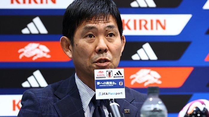 PRA LAGA - Pelatih Jepang Hajime Moriyasu dalam sesi konferensi pers pertandingan ronde 3 Kualifikasi Piala Dunia 2026. Pelatih Timnas Jepang Hajime Moriyasu mengisyaratkan akan menampilkan permainan yang berbeda saat melawan Timnas Indonesia.