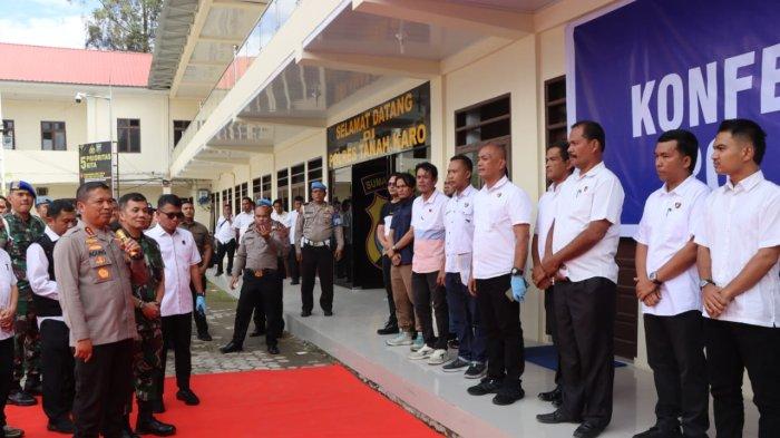 Kapolda Sumatera Utara, Komjen Pol. Agung IS. Efendi, M.Si, mengapresiasi personel Polda Sumut dan Polres Tanah Karo, khususnya personel Unit Jatanras dan Cyber Polda Sumut serta Satreskrim Polres Tanah Karo, atas upaya keras mereka dalam mengungkap kasus kebakaran warung di Kabanjahe, yang terjadi beberapa waktu lalu.