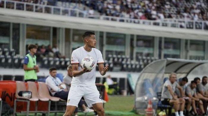 Pemain Timnas Indonesia, Jay Idzez melakoni debut di Liga Italia bersama Venezia.