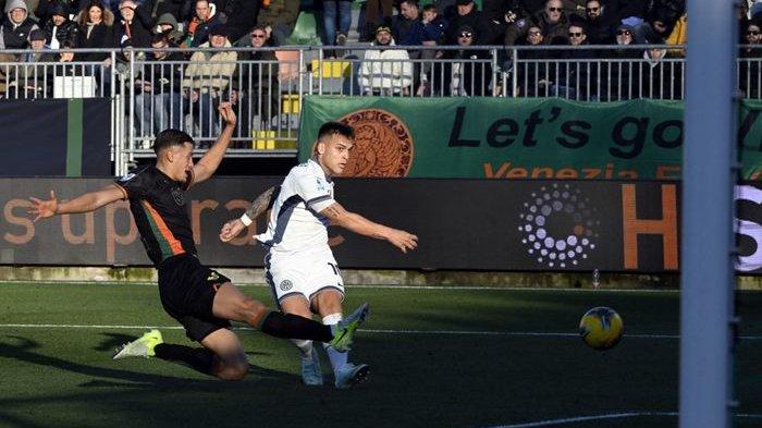 Jay Idzes berbicara soal Lautaro Martinez usai laga Venezia vs Inter Milan.