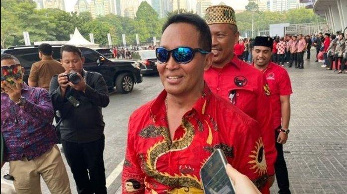 Mantan Panglima TNI Jenderal (Purn) Andika Perkasa di Stadion Utama Gelora Bung Karno (GBK), Jakarta, Senayan, Sabtu (24/6/2023). Andika hadir dalam perayaan puncak Bulan Bung Karno yang diadakan oleh PDI-P.
