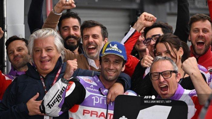 Johann Zarco bersama tim