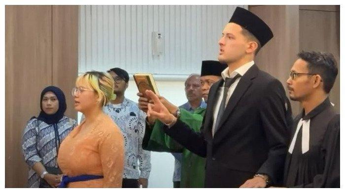 imnas Indonesia punya pemain baru, Justin Hubner ucap sumpah WNI, Kamis (6/12/2023).