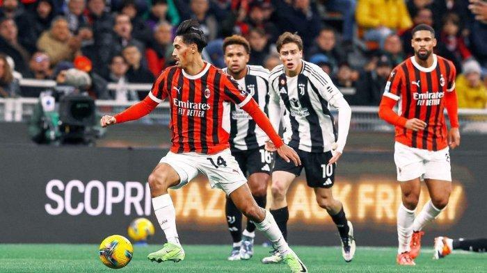 Tijjani Reijnders (AC Milan) sedang menggiring bola saat melawan Juventus di Liga Italia 2024/2025, Minggu (24/11/2024) dini hari WIB. (Instagram AC Milan)