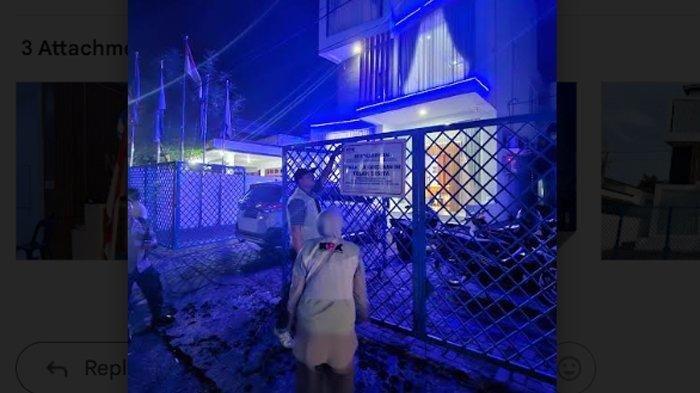 Penyidik KPK menyita Kantor Nasdem Labuhan Batu, Sumut, Rabu (1/5/2024). Penyitaan terkait dugaan suap Bupati nonaktif Labuhan Batu Erik Atrada Ritonga.