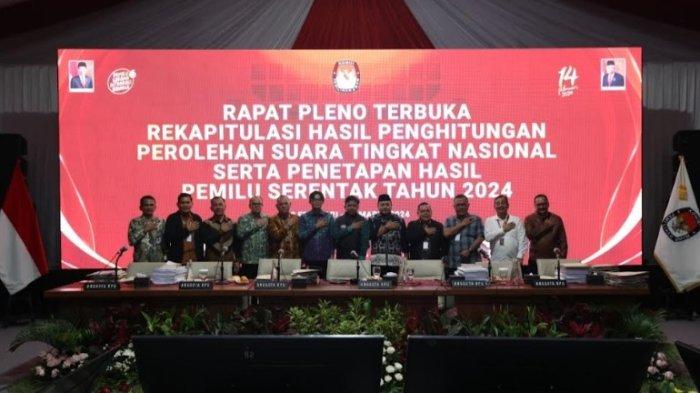 Komisi Pemilihan Umum (KPU) RI rampungkan rekapitulasi suara nasional di 34 provinsi, Selasa dini hari.