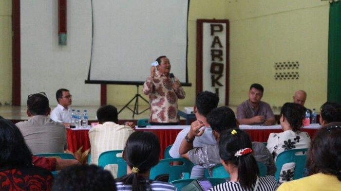 Ketua DPD PDI Perjuangan Sumut Drs Rapidin Simbolon MM kembali mengengenalkan KTP Sakti saat  melakukan perjalanan menyapa akar rumput ke Sumut Bagian Timur (Asahan Rantau Prapat, Aek Kanopan dan Labuan Batu Raya), Rabu (17/1/2024).