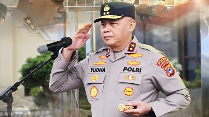 JADI SOROTAN-  Kapolda Kalimantan Selatan, Irjen Rosyanto Yudha Hermawan jadi sorotan masyarakat setelah anak dan istrinya pamer kehidupan mewah di media sosial.