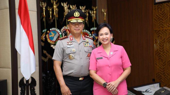 Agung Setya Imam Effendi bersama Ny Ernie Agung Setya Imam Effendi.