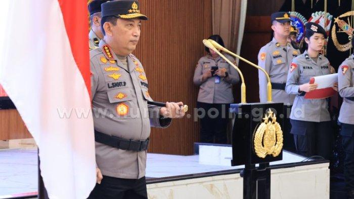 Kap;olri Jenderal Listyo Sigit Prabowo saat memimpin kenaikan pangkat