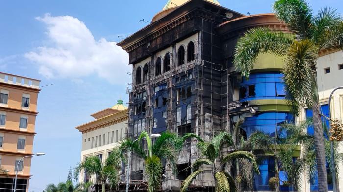 Kebakaran yang melanda sebuah Gedung Madinah