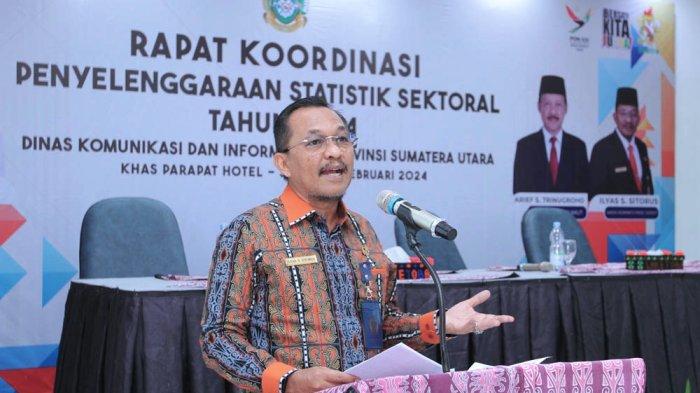TERSANGKA- Kepala Dinas Komunikasi dan Informatika (Kominfo) Pemerintah Provinsi Sumatera Utara (Sumut) Ilyas Sitorus saat rapat di Pemprov Sumut.