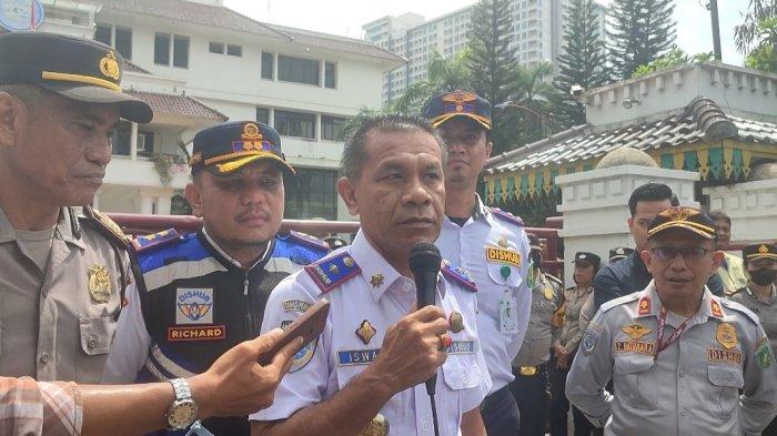 Kepala Dinas Perhubungan Kota Medan Iswar Lubis sampaikan permintaan maaf kepada masyarakat, Senin (29/7/2024). Hal itu dikarenakan, belum berjalannya secara maksimal program parkir berlangganan.