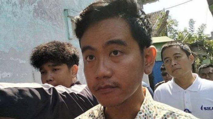 Wali Kota Surakarta Gibran Rakabuming Raka saat memberikan keterangan di Kota Surakarta, Jawa Tengah, Senin (12/2/2024).